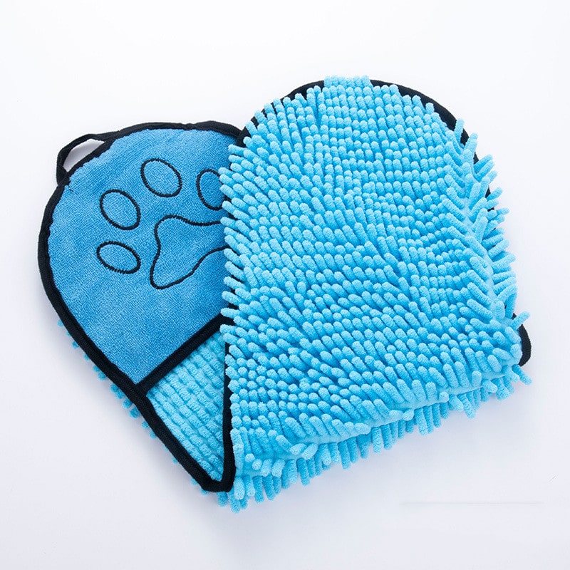 Harvey's Choice Dog Bathing Towel Mat: Super-absorbent fibers for quick drying. Soft and breathable texture for comfort. Unique double-pocket design for easy drying. Durable construction for long-lasting use. Hangable for space-saving storage. Order now!
