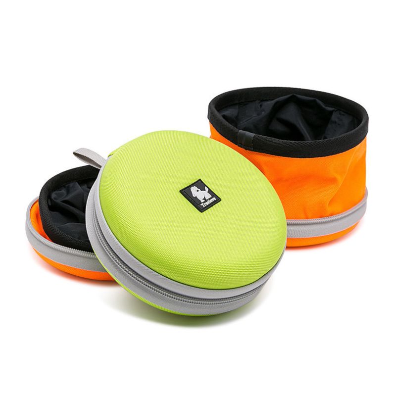 Harvey's-Choice Portable Dog Bowl: Collapsible, lightweight, and made of food-grade silicone for easy travel. Perfect for feeding and hydrating your dog on the go. Order now!